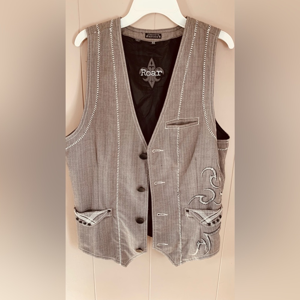 Roar Vest